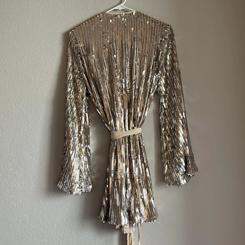 Sequin wrap dress - Picture 8 of 9